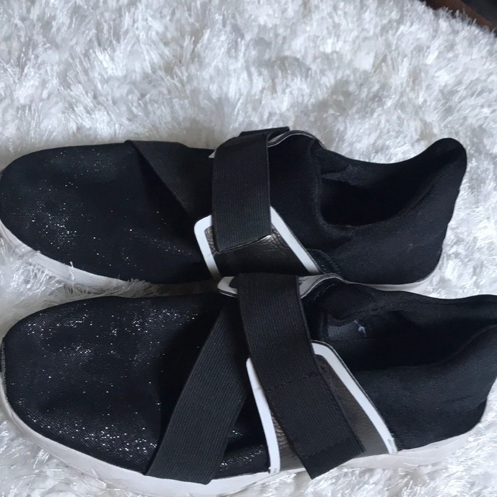 Guess sparkly sneakers!🤩